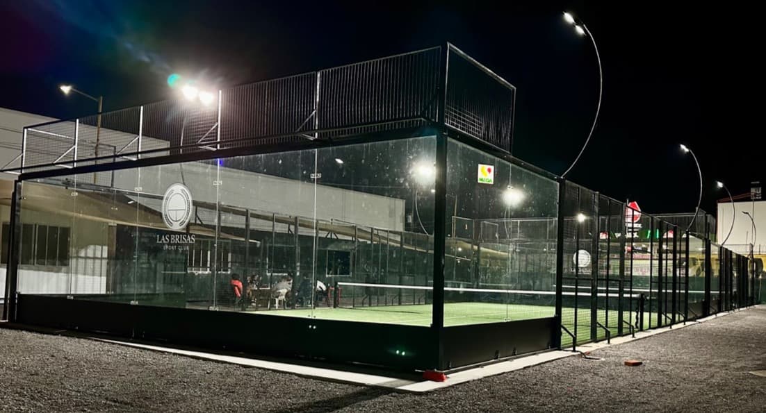 Las Brisas Sport Club padel courts