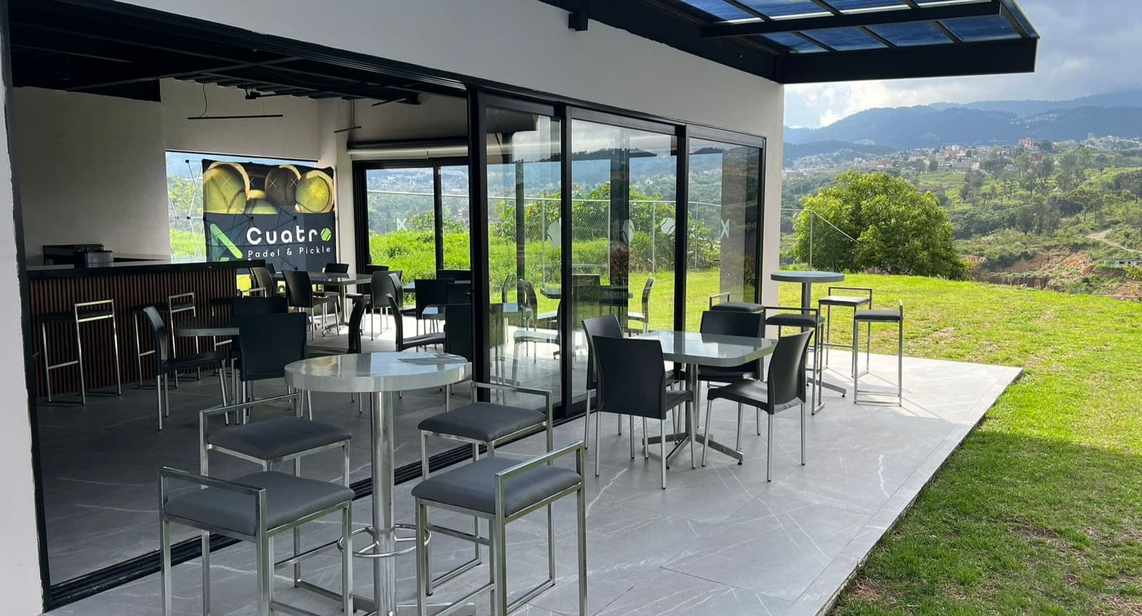 Cuatro Padel & Pickleball padel courts