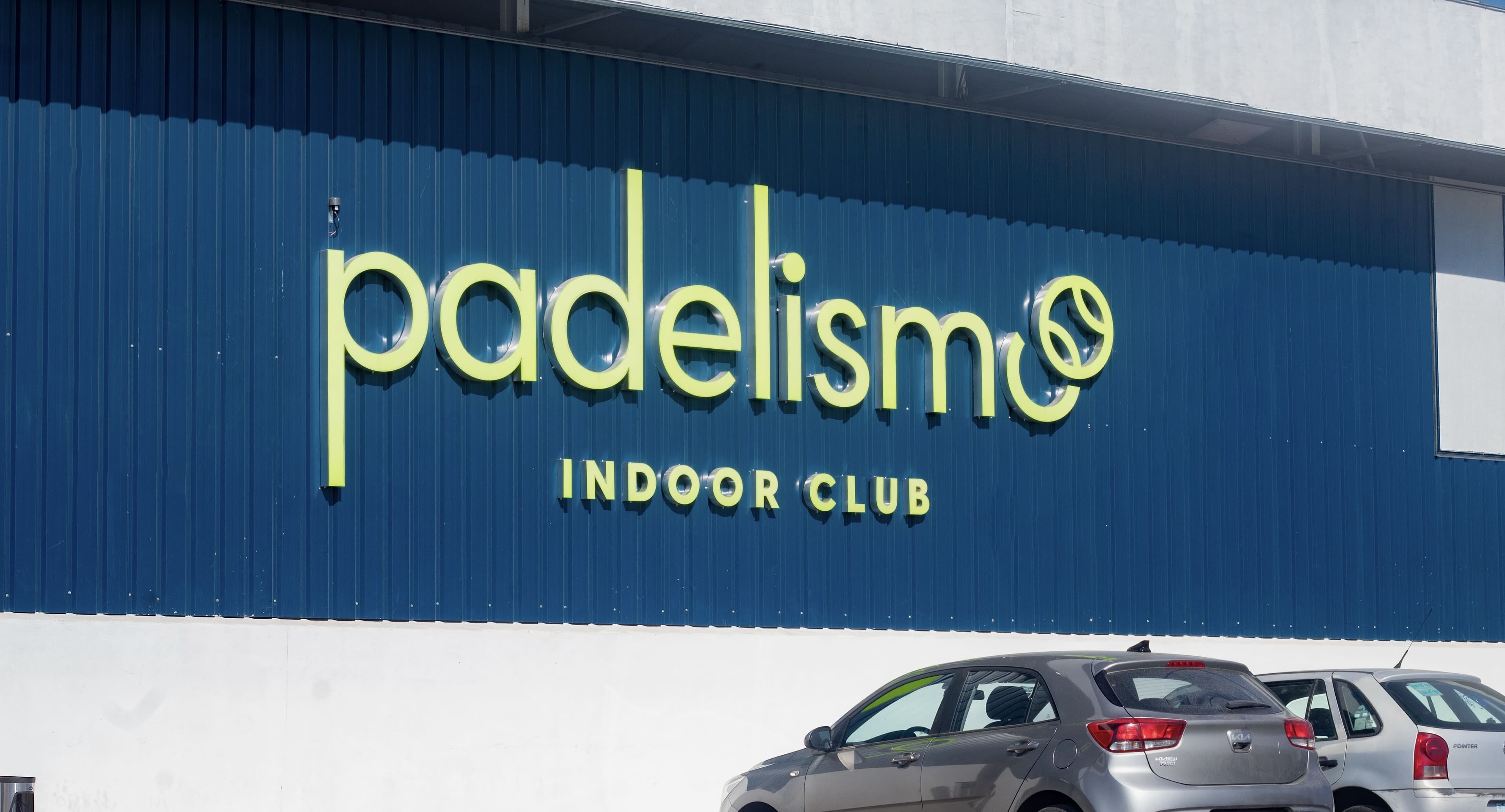 Padelismo Indoor Padel Club padel courts