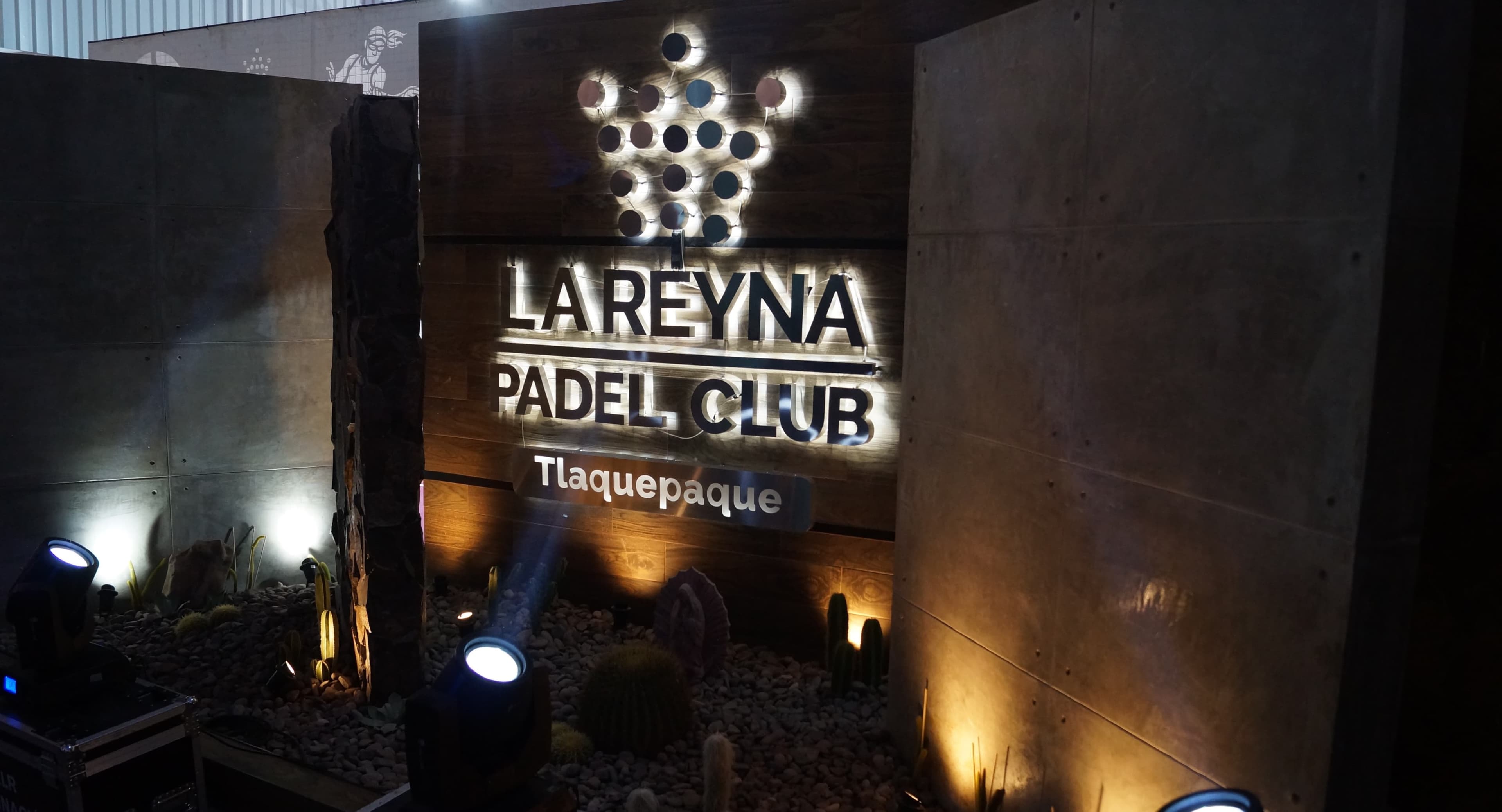 La Reyna Pádel Club padel courts