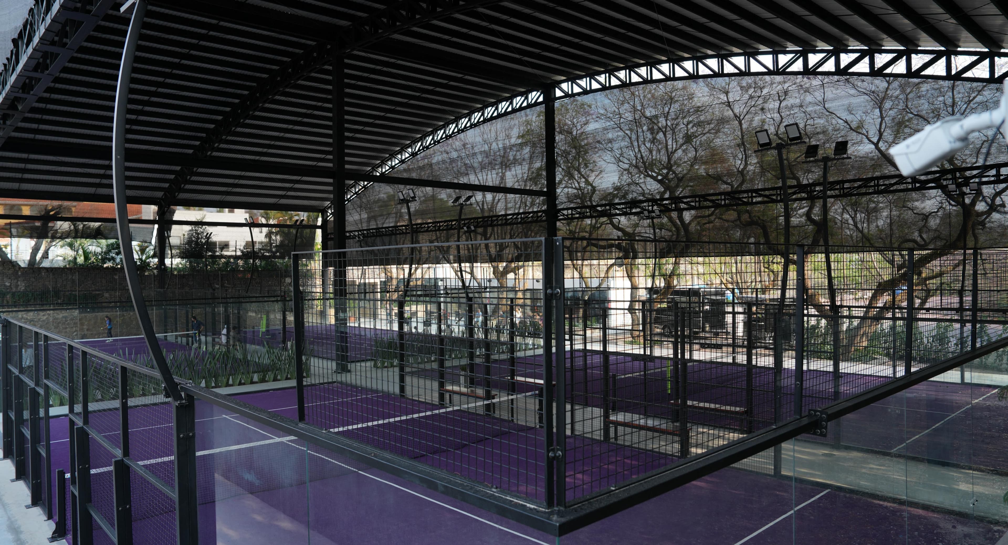 Squadra Padel House padel courts